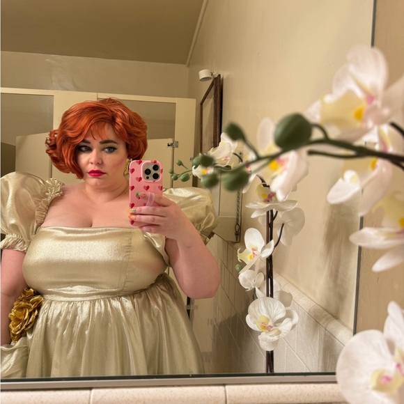 EUC Selkie Gown “the champagne ruffle gown” - Picture 3 of 9